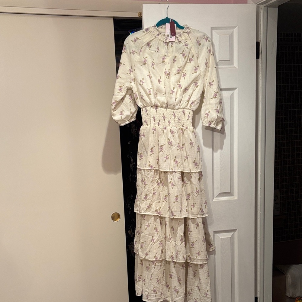 Chic Cream Floral Long Sleeve Dress